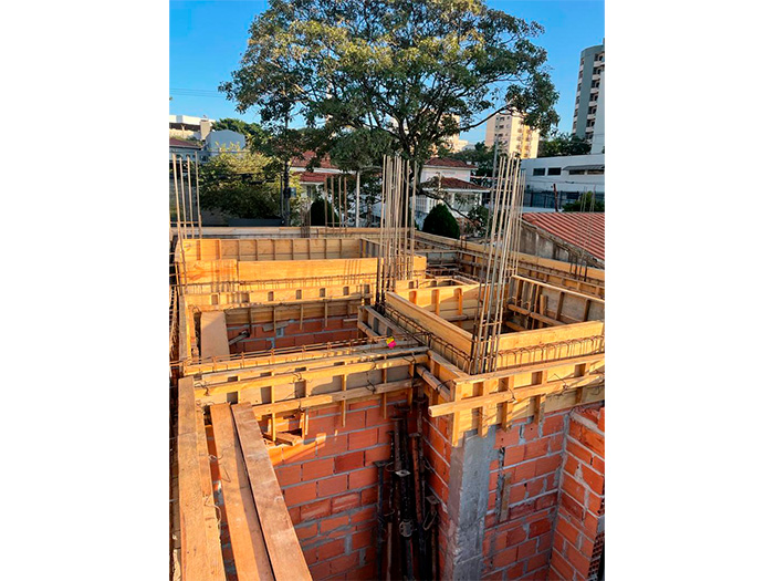 Construção de Casas de Alto Padrão Trata-se de obras residenciais que são projetos de construção de casas ou outros imóveis para a moradia. A D&D tem vasta experiência em construções residenciais de alto e altíssimo padrão. Entre em contato com a gente para saber mais sobre o assunto.
