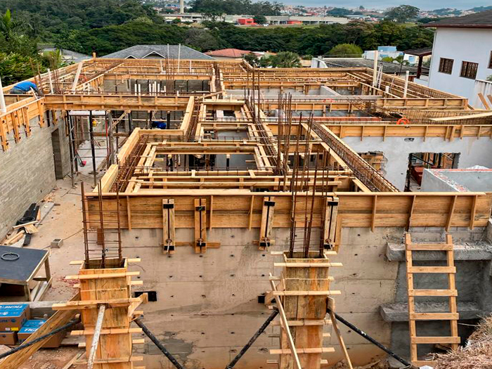 Construção de Casas de Alto Padrão Trata-se de obras residenciais que são projetos de construção de casas ou outros imóveis para a moradia. A D&D tem vasta experiência em construções residenciais de alto e altíssimo padrão. Entre em contato com a gente para saber mais sobre o assunto.