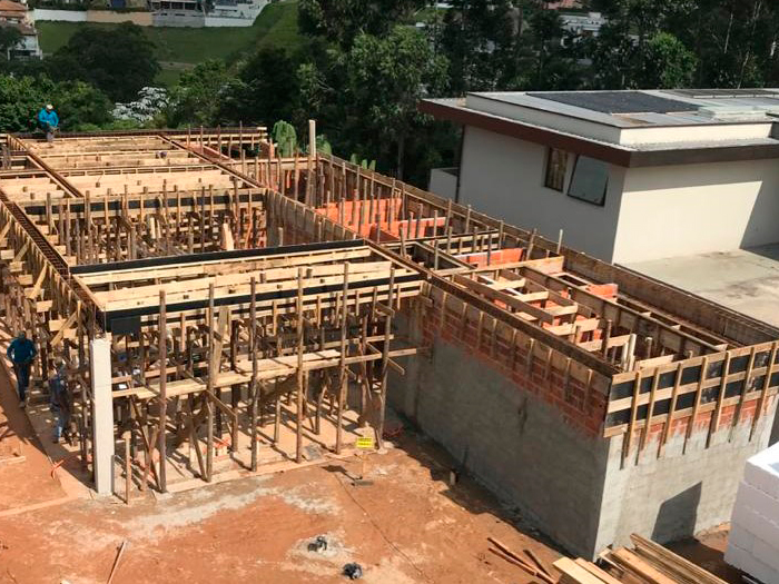 Construção de Casas de Alto Padrão Trata-se de obras residenciais que são projetos de construção de casas ou outros imóveis para a moradia. A D&D tem vasta experiência em construções residenciais de alto e altíssimo padrão. Entre em contato com a gente para saber mais sobre o assunto.