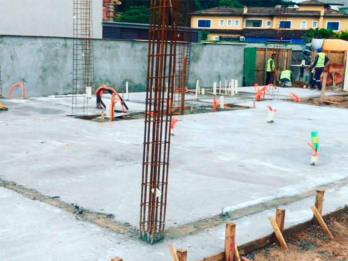Construções Industriais As construções industriais aumentam a capacidade produtiva ou melhoram a eficiência em empresas. A D&D tem expertise em gerenciamento de construções industriais! Quer saber mais sobre construções industriais? Entre em contato com a gente!