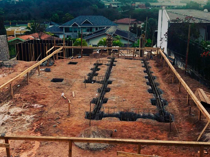 Obras de Infraestrutura As obras de infraestrutura são realizadas para a modernização e melhoria de estruturas físicas. A D&D tem experiência com obras públicas e privadas, com forte atuação em obras de infraestrutura. Entre em contato conosco e faça já sua obra!