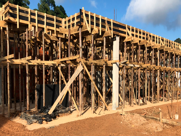 Obras de Infraestrutura As obras de infraestrutura são realizadas para a modernização e melhoria de estruturas físicas. A D&D tem experiência com obras públicas e privadas, com forte atuação em obras de infraestrutura. Entre em contato conosco e faça já sua obra!